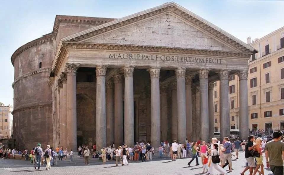 Guided Walking Tour of Rome Centre and Trevi Underground District