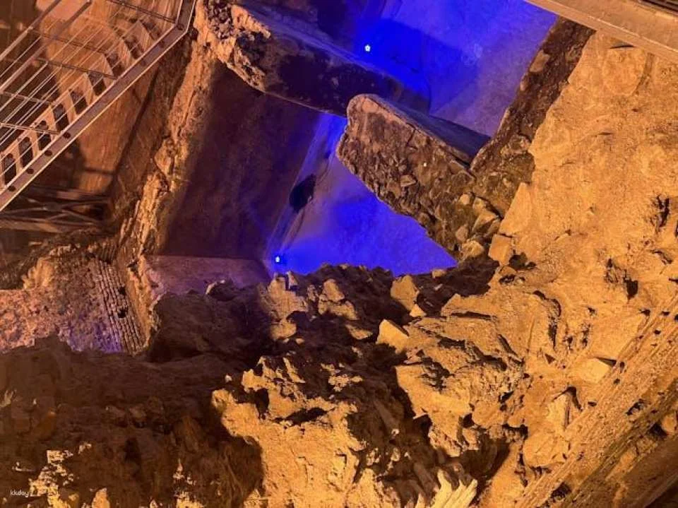 Guided Walking Tour of Rome Centre and Trevi Underground District