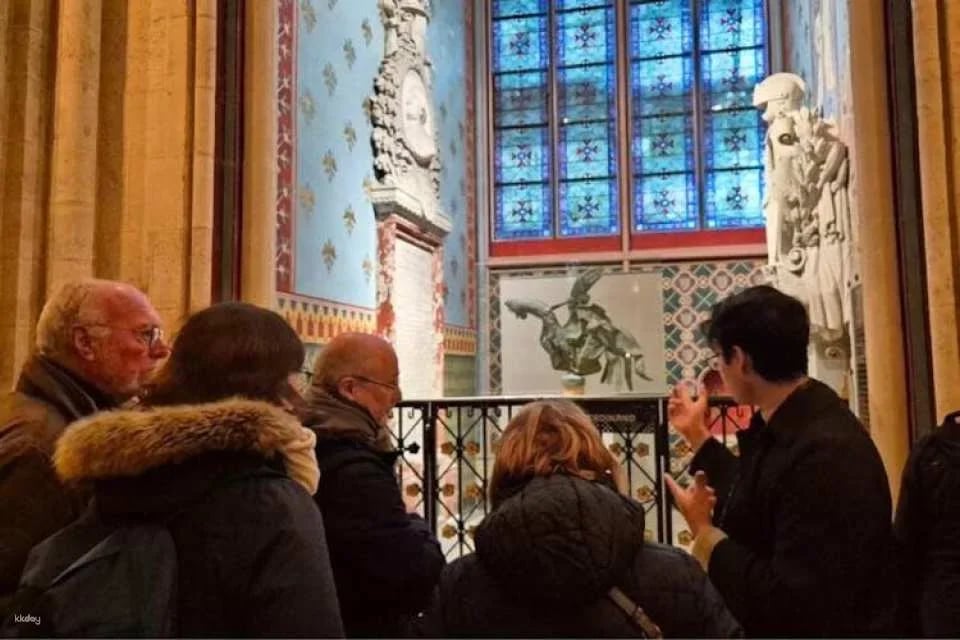 Notre Dame Cathedral interior and exterior guided tour with free time
