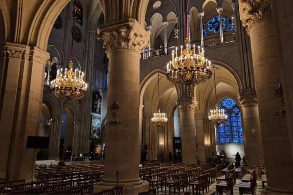 Notre Dame Cathedral interior and exterior guided tour with free time