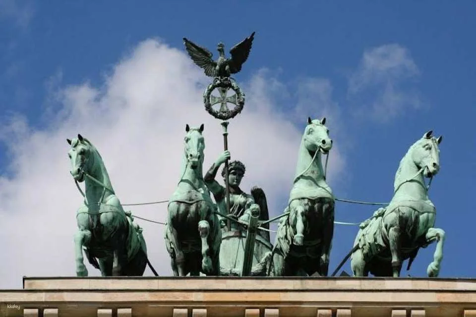 Self-guided audio tour of Berlin with Neues Museum access