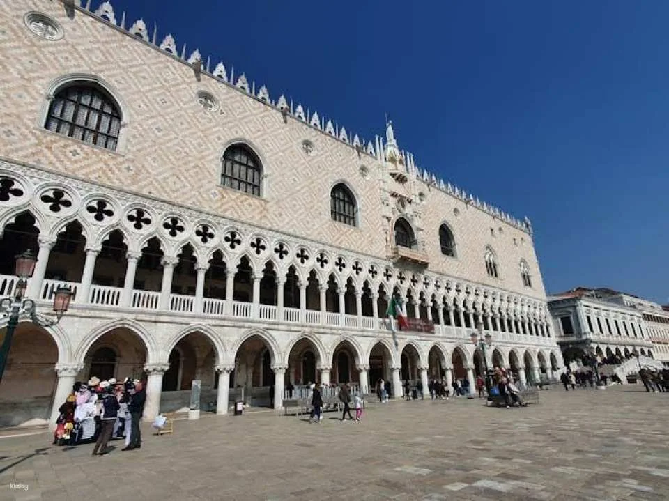 Early entrance combo tour to Doge's palace and St. Mark's Basilica
