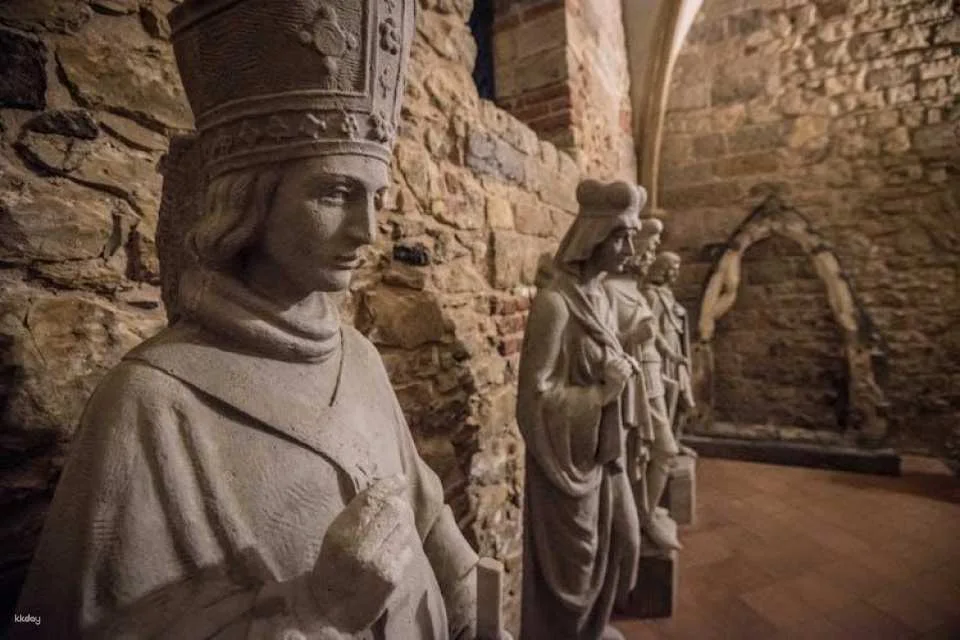 Prague's Old Town, astronomical clock and underground guided tour