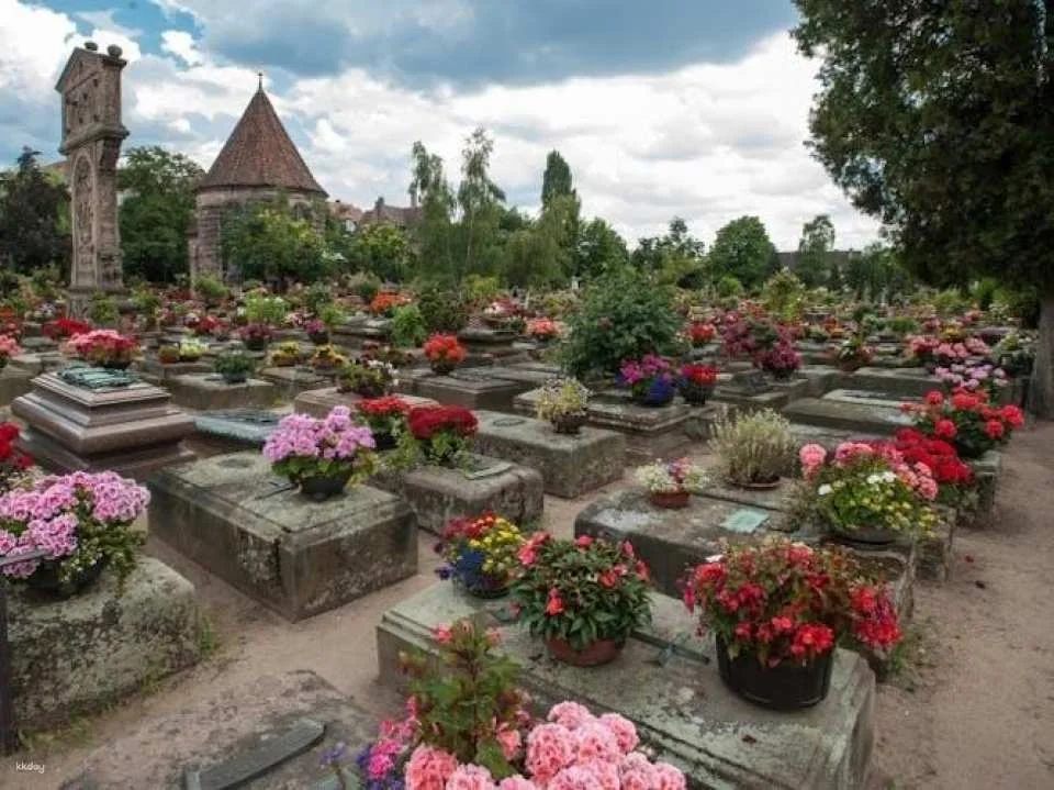 Guided tour Johannis cemetery and Hesperid Gardens Nuremberg