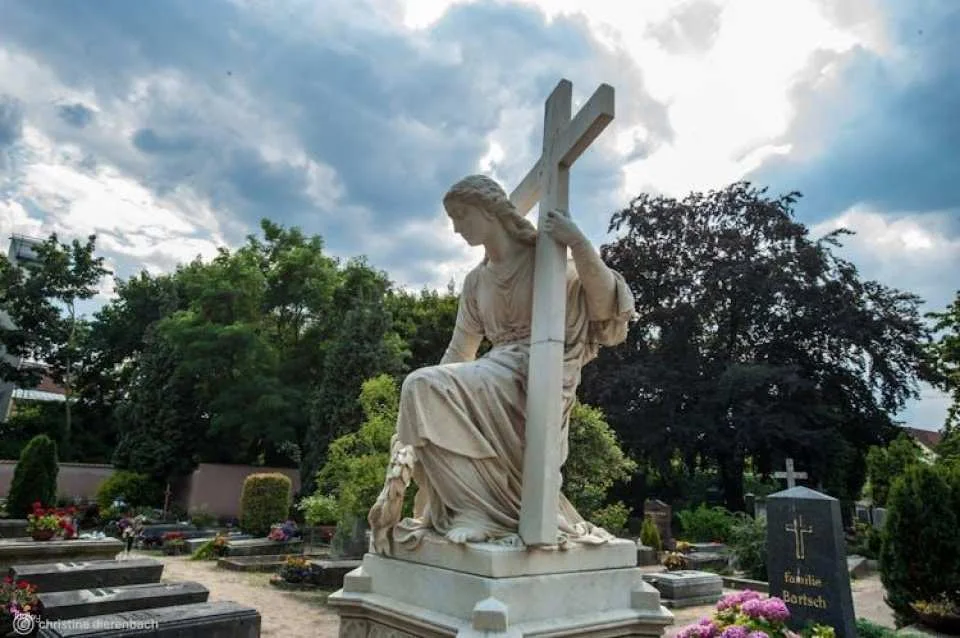 Guided tour Johannis cemetery and Hesperid Gardens Nuremberg