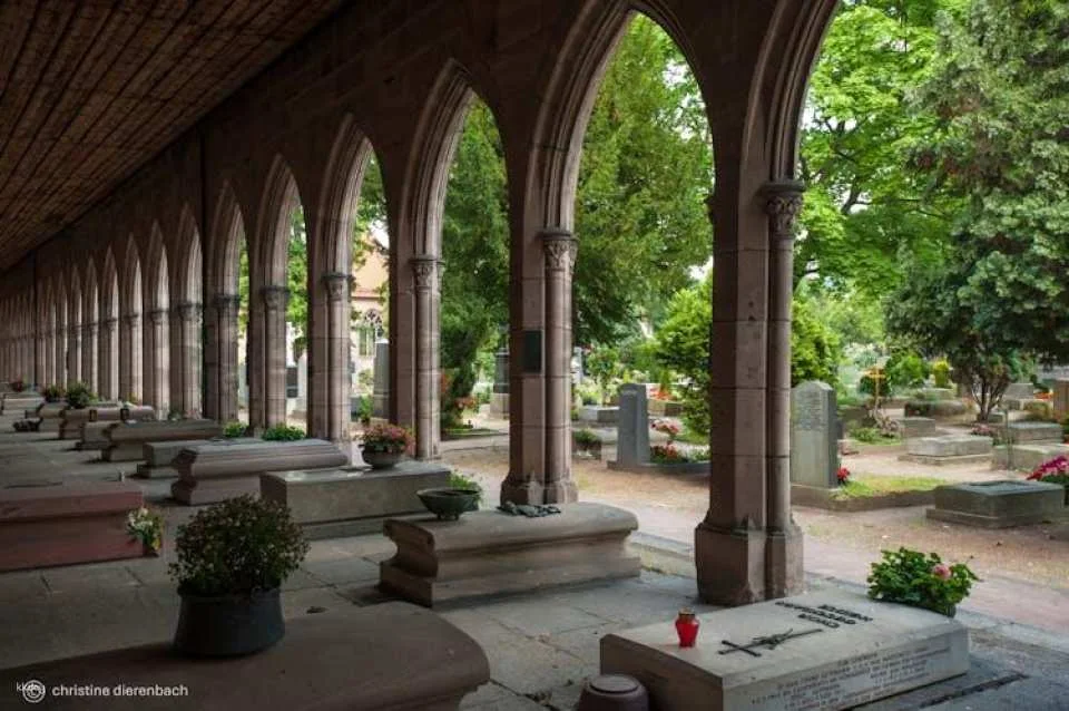 Guided tour Johannis cemetery and Hesperid Gardens Nuremberg