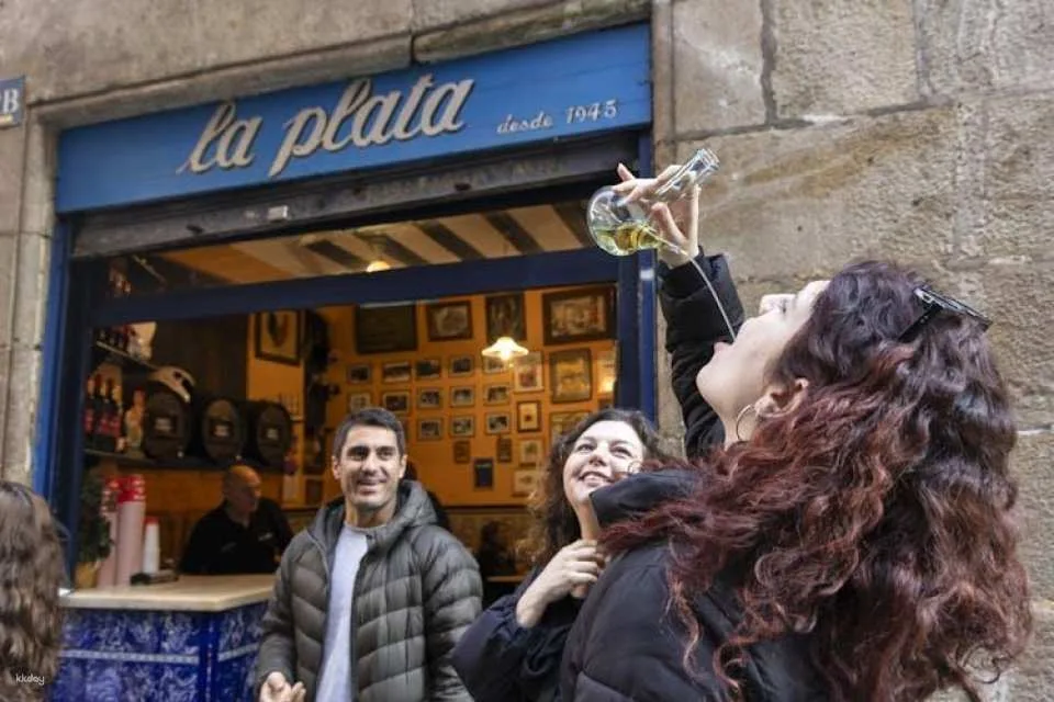 Tapas and wine guided tour