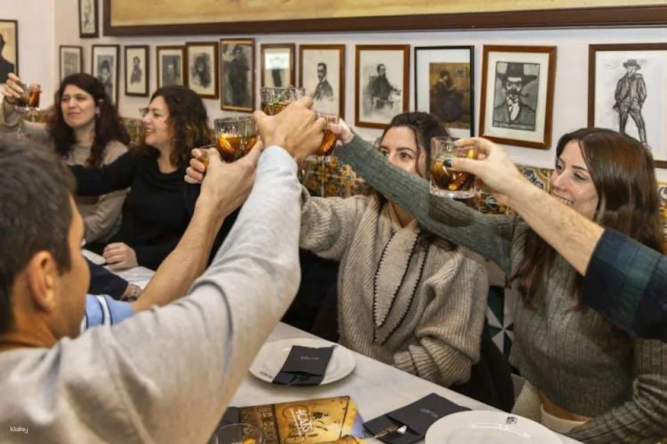 Tapas and wine guided tour