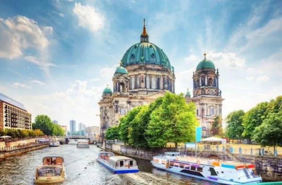 Berlin Pass with hop-on hop-off bus, cruise and more top attractions