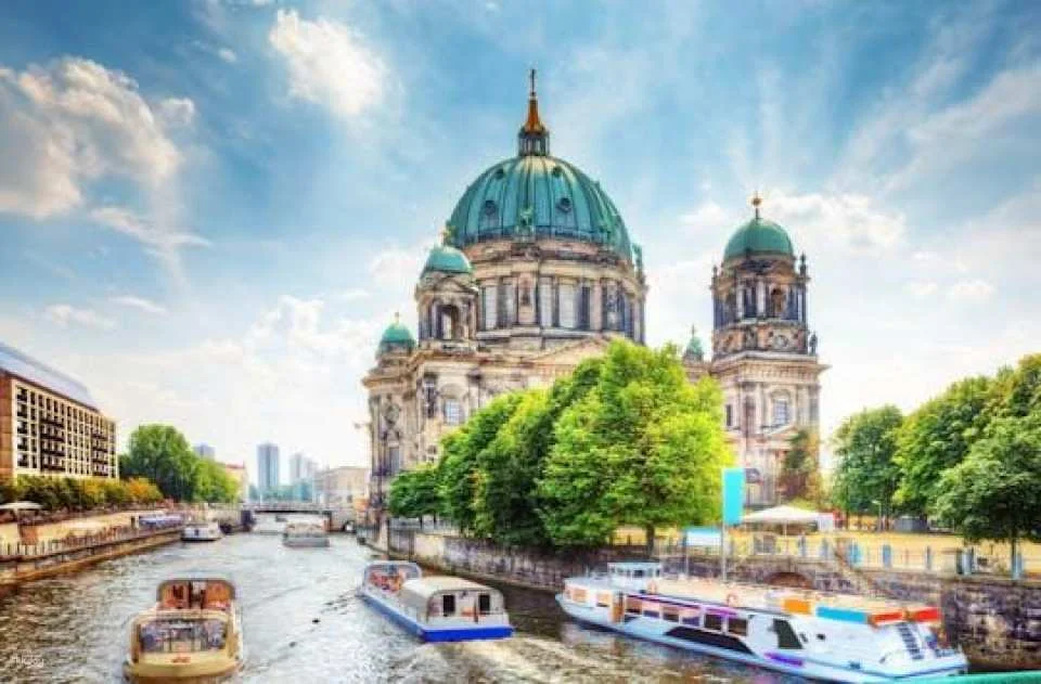 Berlin Pass with hop-on hop-off bus, cruise and more top attractions