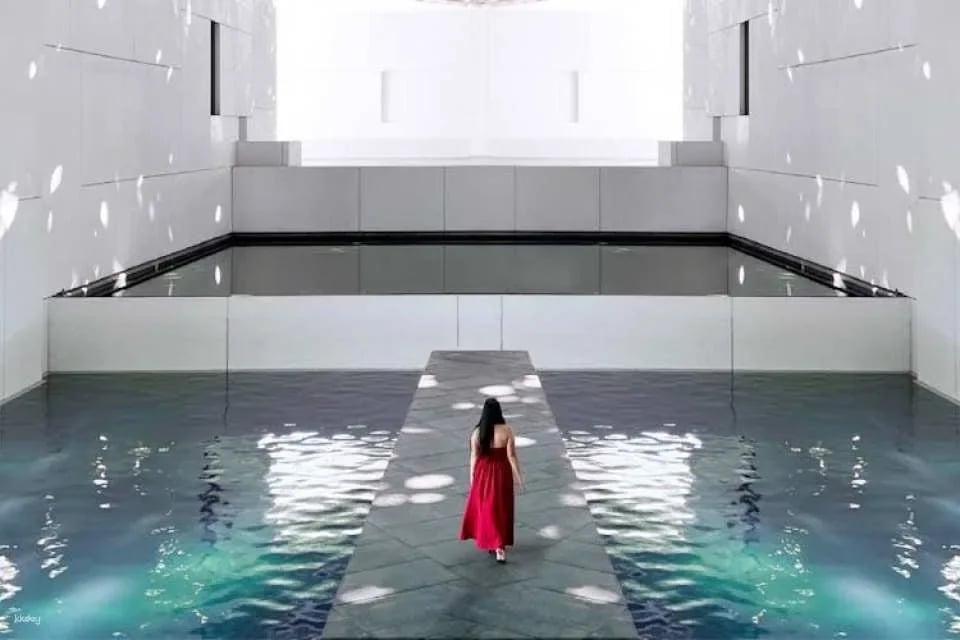 Cultural day-trip to Abu Dhabi with three landmarks