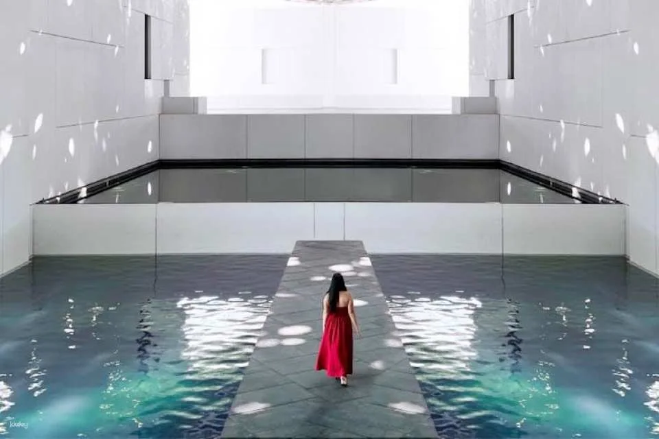 Cultural day-trip to Abu Dhabi with three landmarks