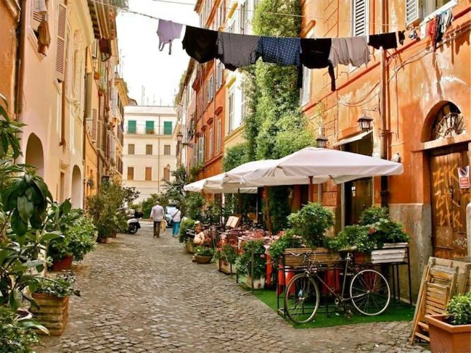 Rome private golf cart tour with iconic sights and views