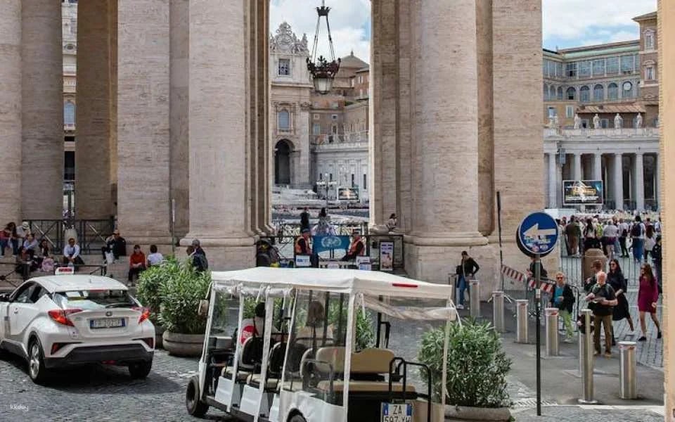Rome private golf cart tour with iconic sights and views