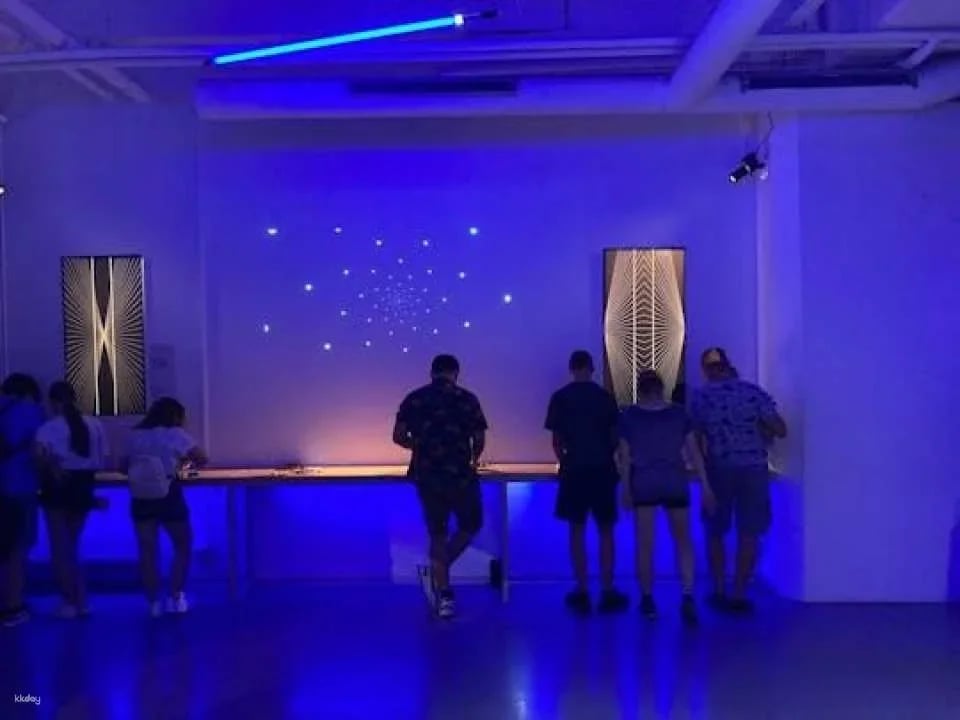 Illuseum Berlin ticket with self-guided city audio tour