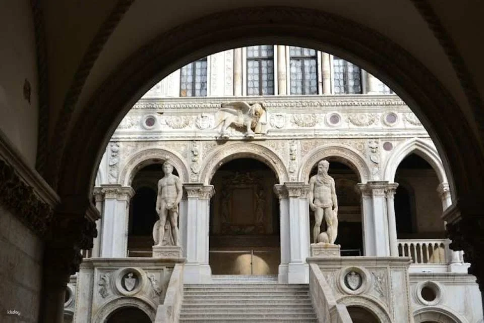 St. Mark’s Basilica Terraces and Doge’s Palace Small-Group Tour