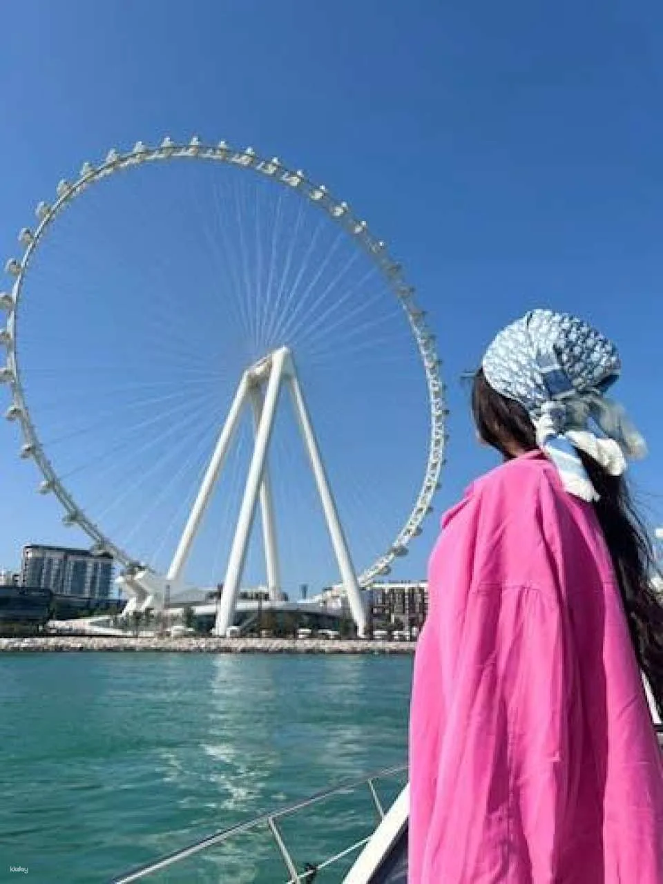 1-hour luxury yacht cruise in Dubai Marina