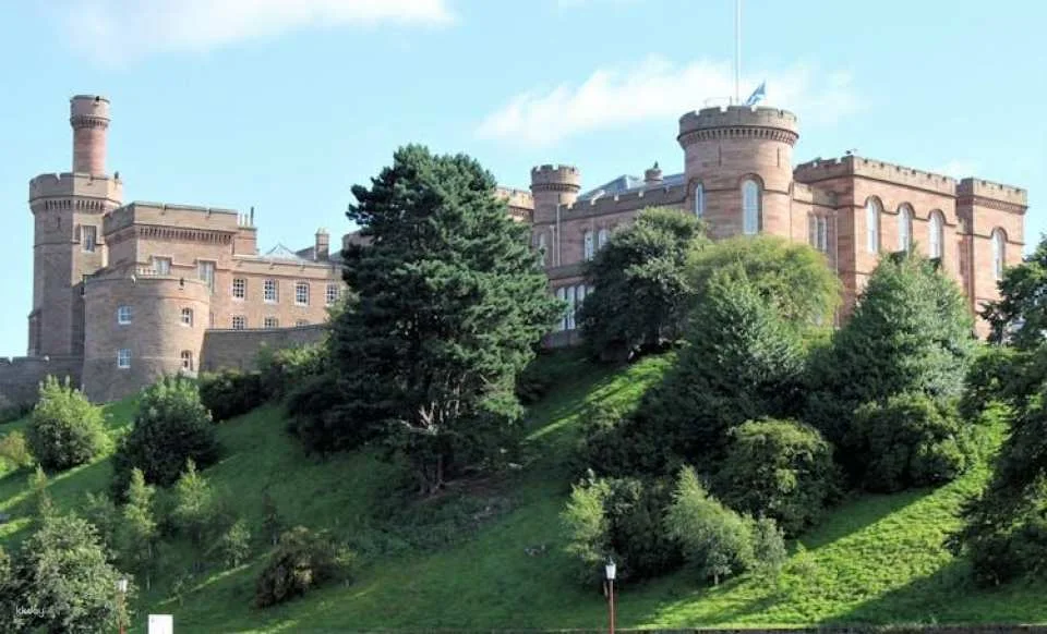 Inverness Castle entry ticket and city audio tour