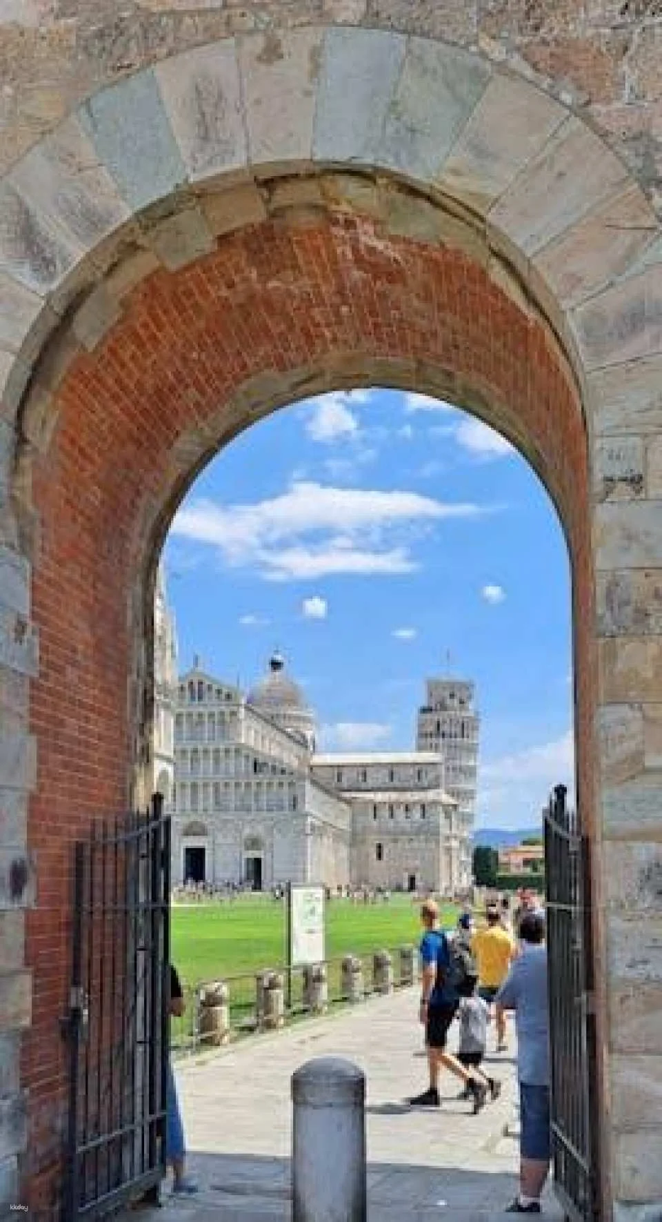Full visit to the Field of Miracles with Leaning Tower climbing