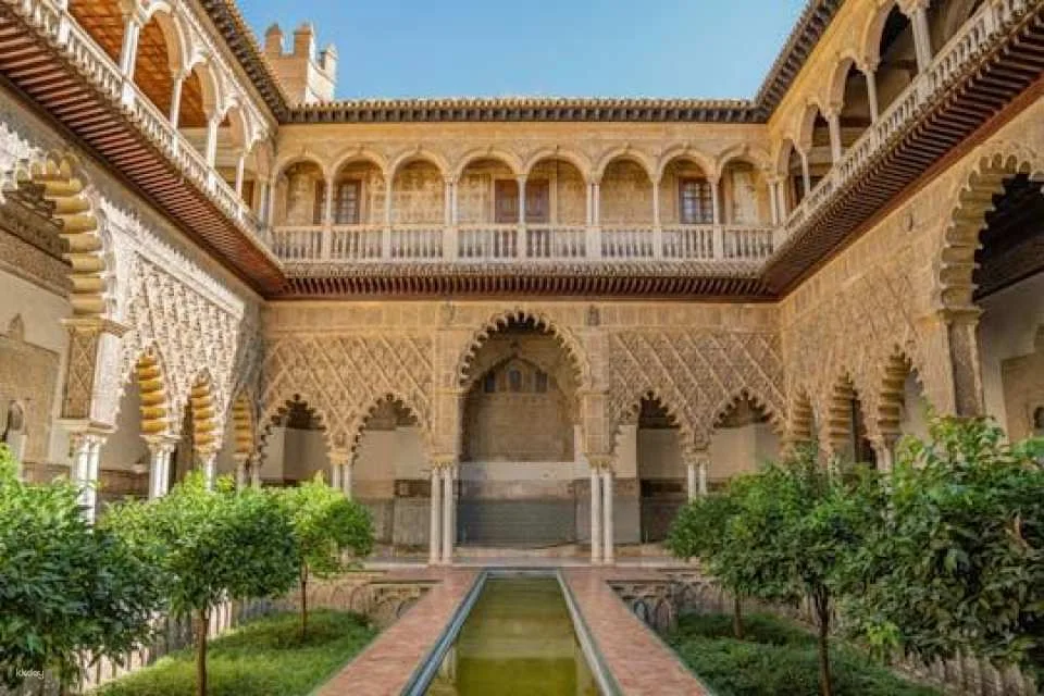 Seville Royal Alcázar small group guided tour