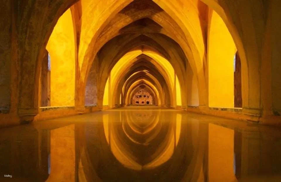 Seville Royal Alcázar small group guided tour