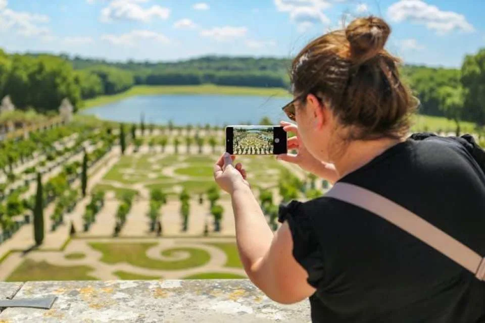 Excursion to Giverny Monet's Gardens and Versailles Palace with audio guide and lunch