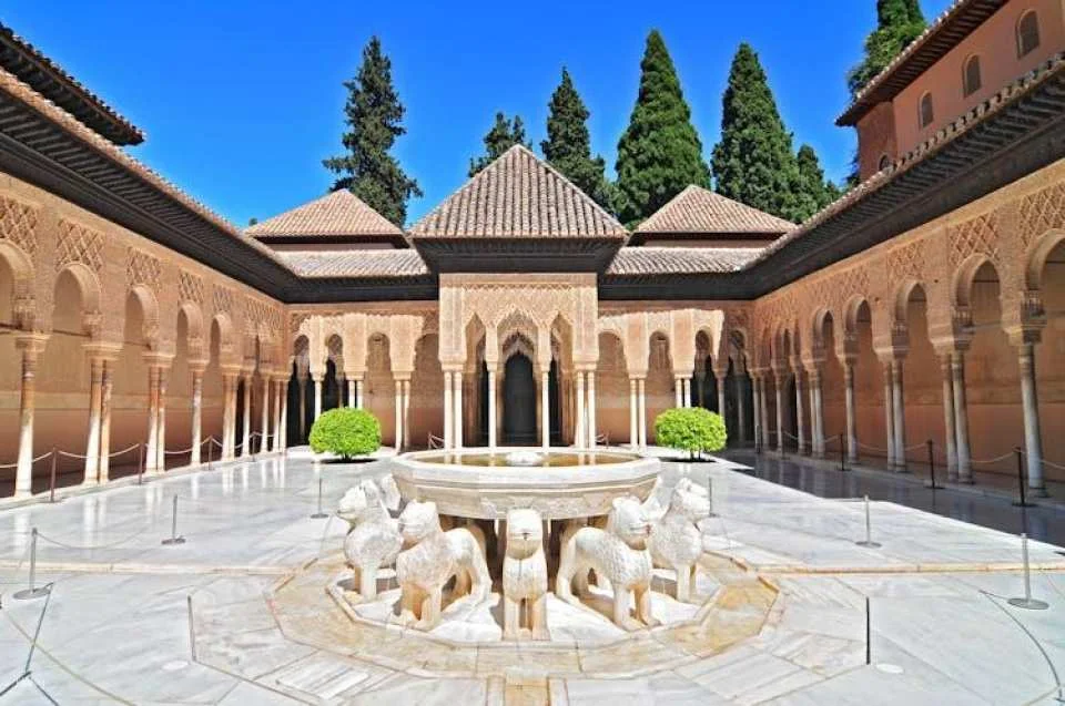 Guided tour of the Alhambra and the Generalife