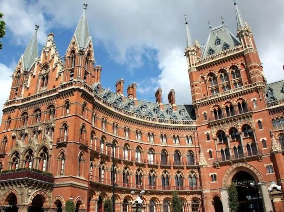 Harry Potter Guided Walking Tour with London Eye Tickets