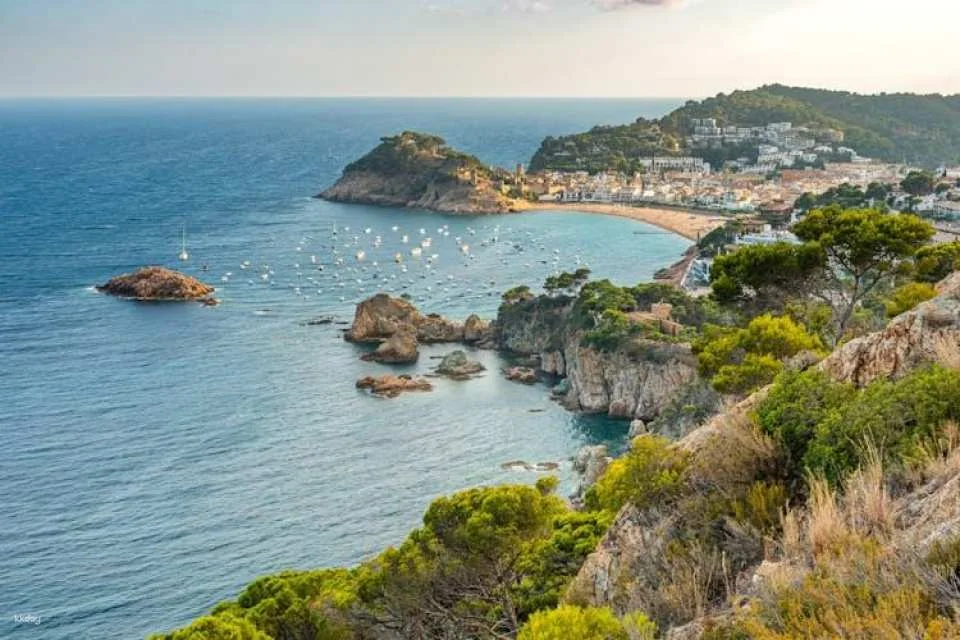 Costa Brava full-day excursion to Tossa de Mar from Barcelona