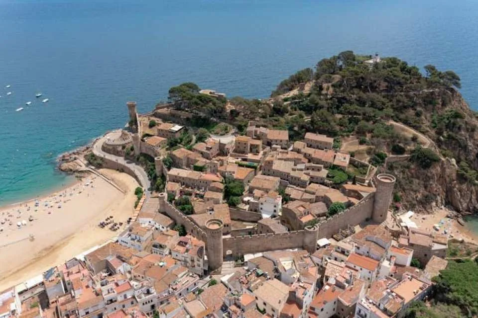 Costa Brava full-day excursion to Tossa de Mar from Barcelona