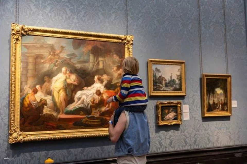 Guided children's art tour at the National Gallery of London