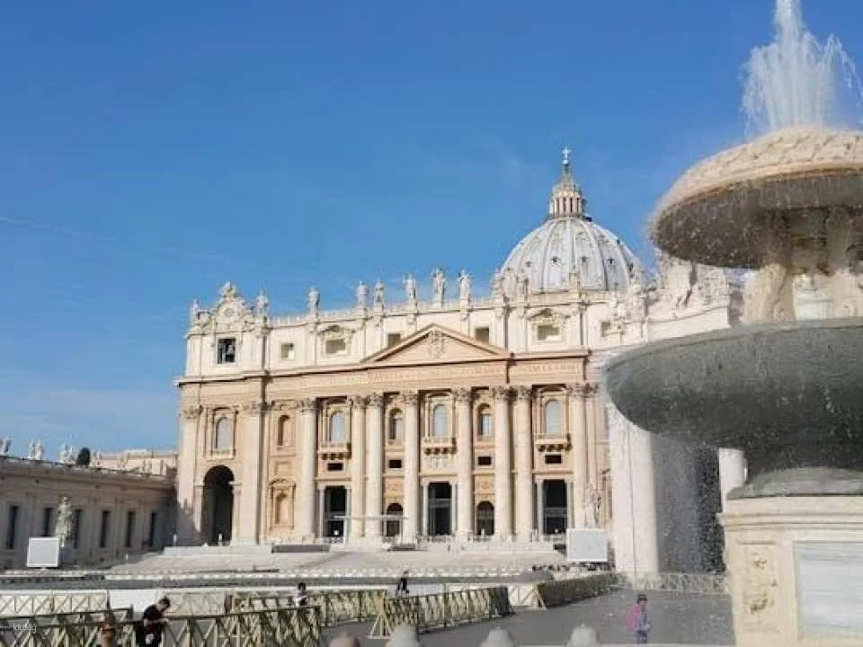 Pope Leo XIV audience and Rome coach tour with a local guide
