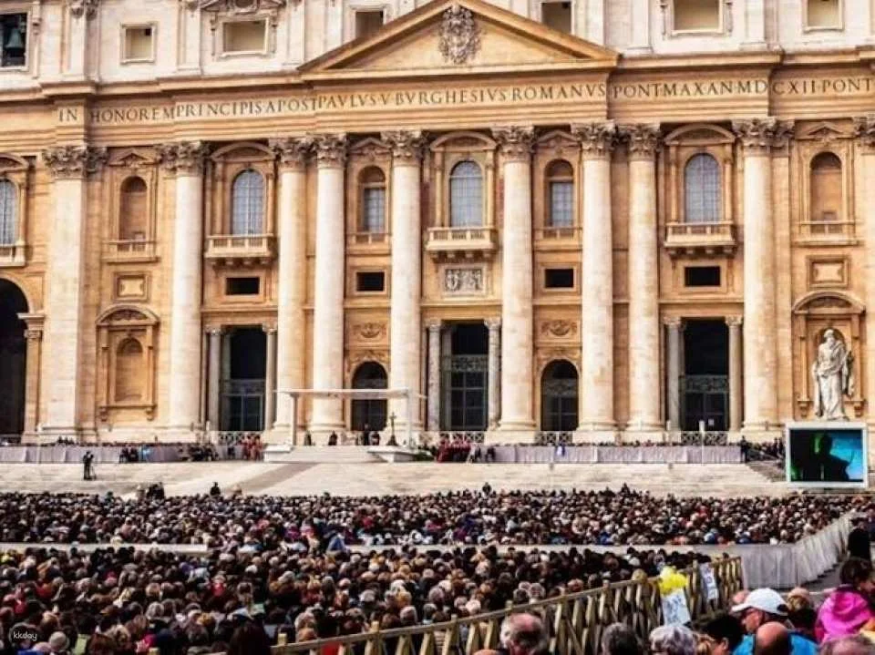 Pope Leo XIV audience and Rome coach tour with a local guide