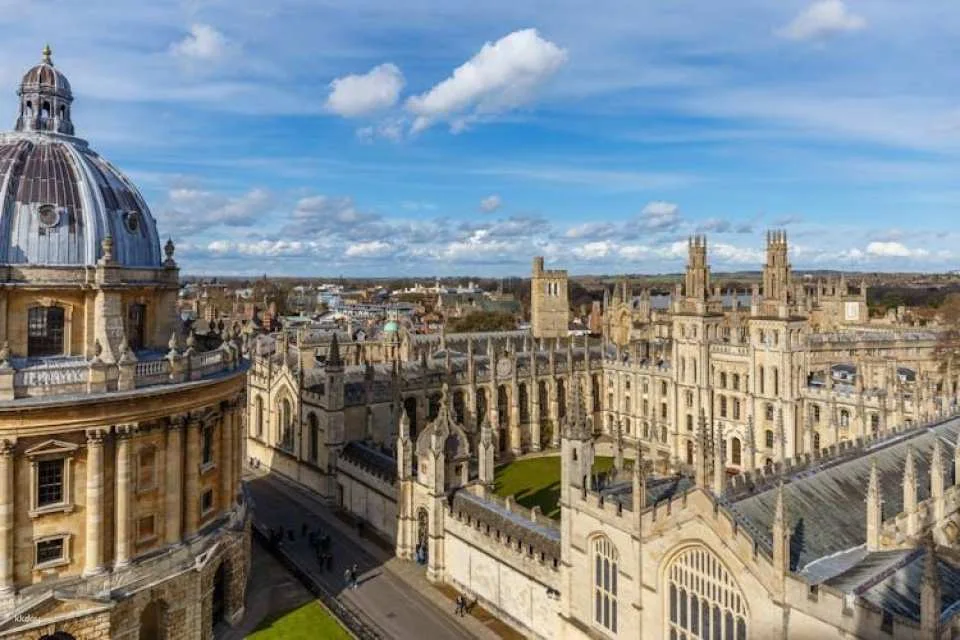 Cotswolds and Oxford Full-Day Guided Tour from Bath