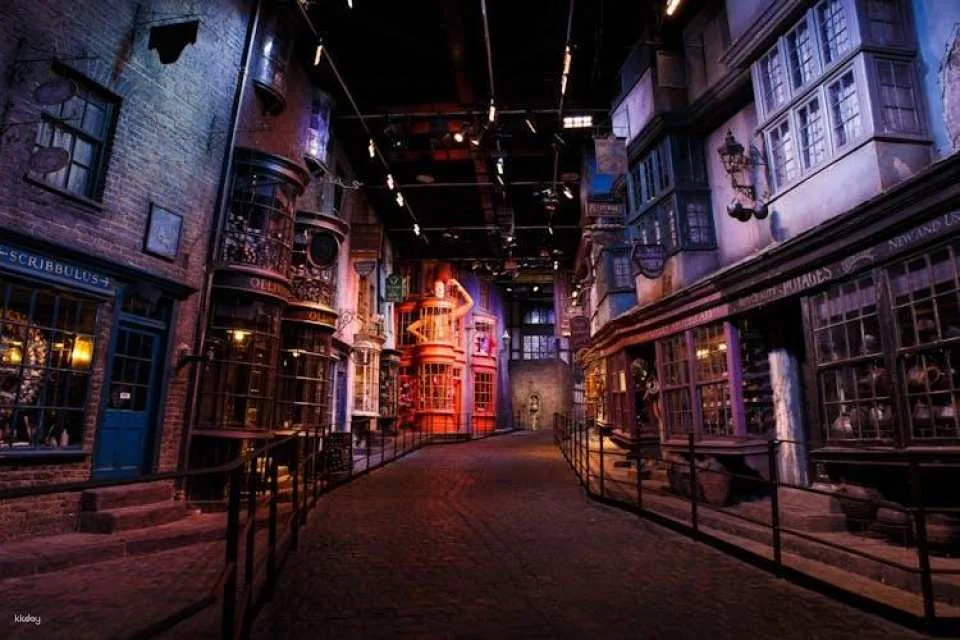 Warner Bros. Studio Tour London – The Making of Harry Potter with luxury coach transfer