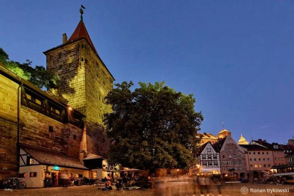 Nuremberg guided Old Town tour in the evening light