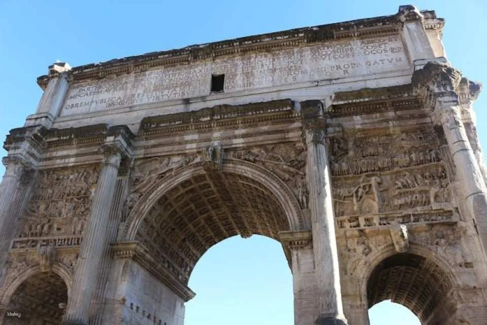 Colosseum private guided tour experience in Rome