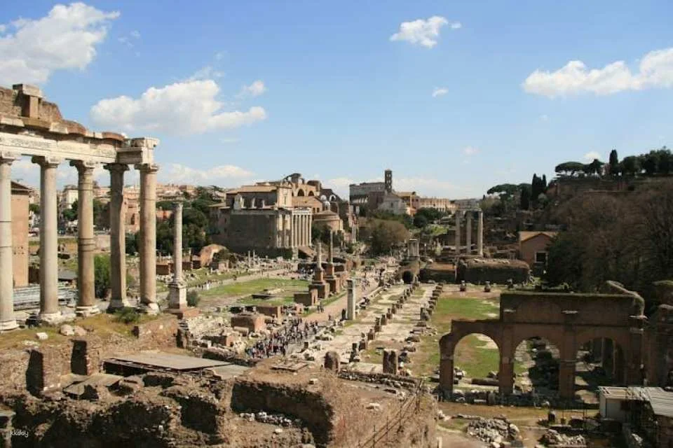 Colosseum private guided tour experience in Rome