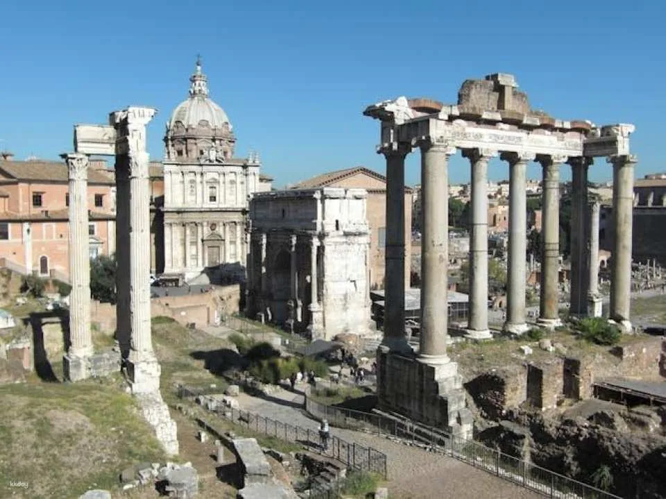 Colosseum private guided tour experience in Rome