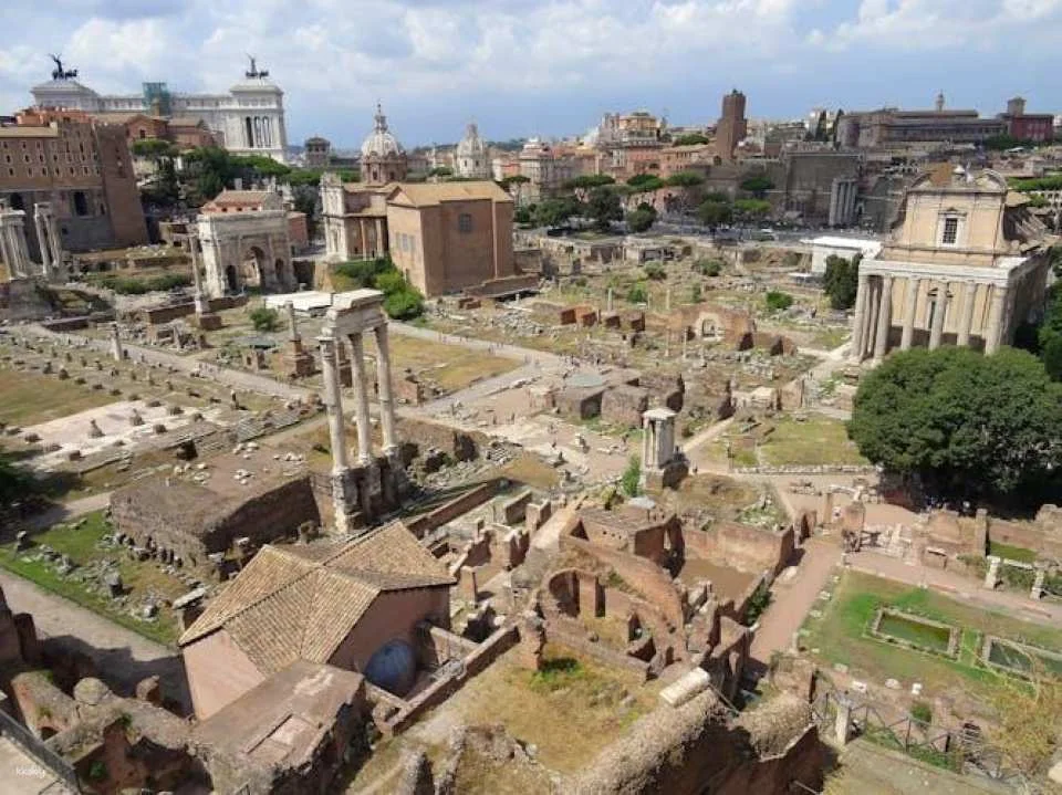 Colosseum private guided tour experience in Rome