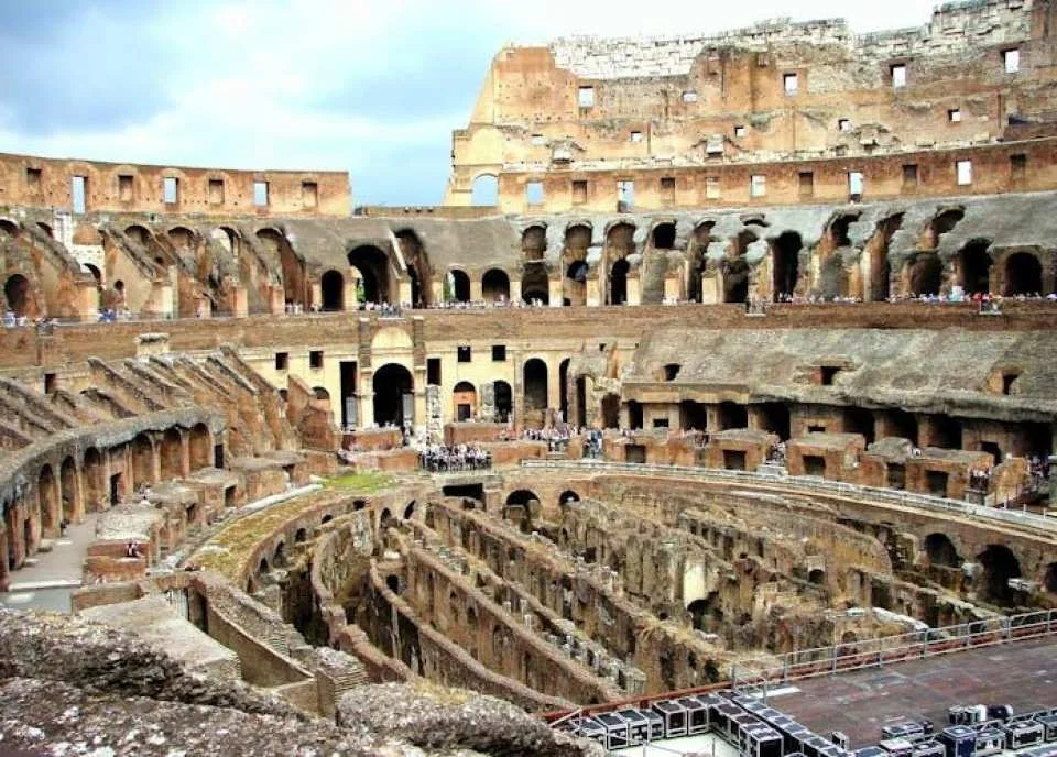 Colosseum private guided tour experience in Rome