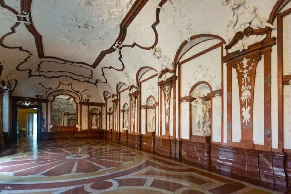 Skip-the-line Upper Belvedere Palace guided tour