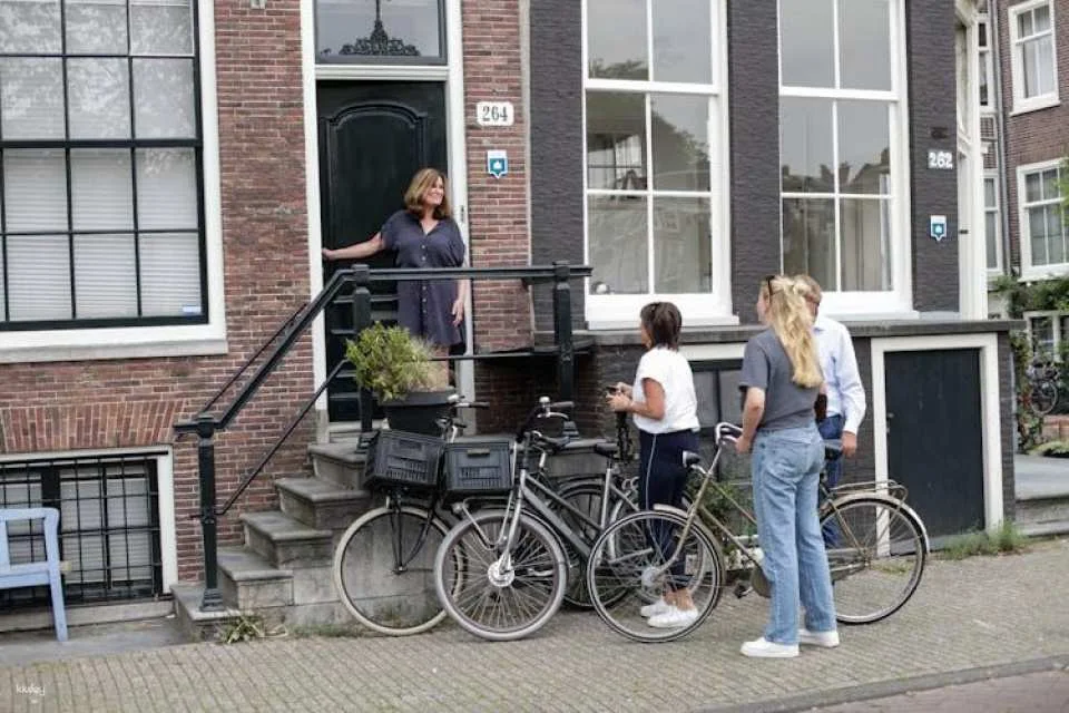 Dutch Pancake Cooking Class and Lunch in an Amsterdam Canal House