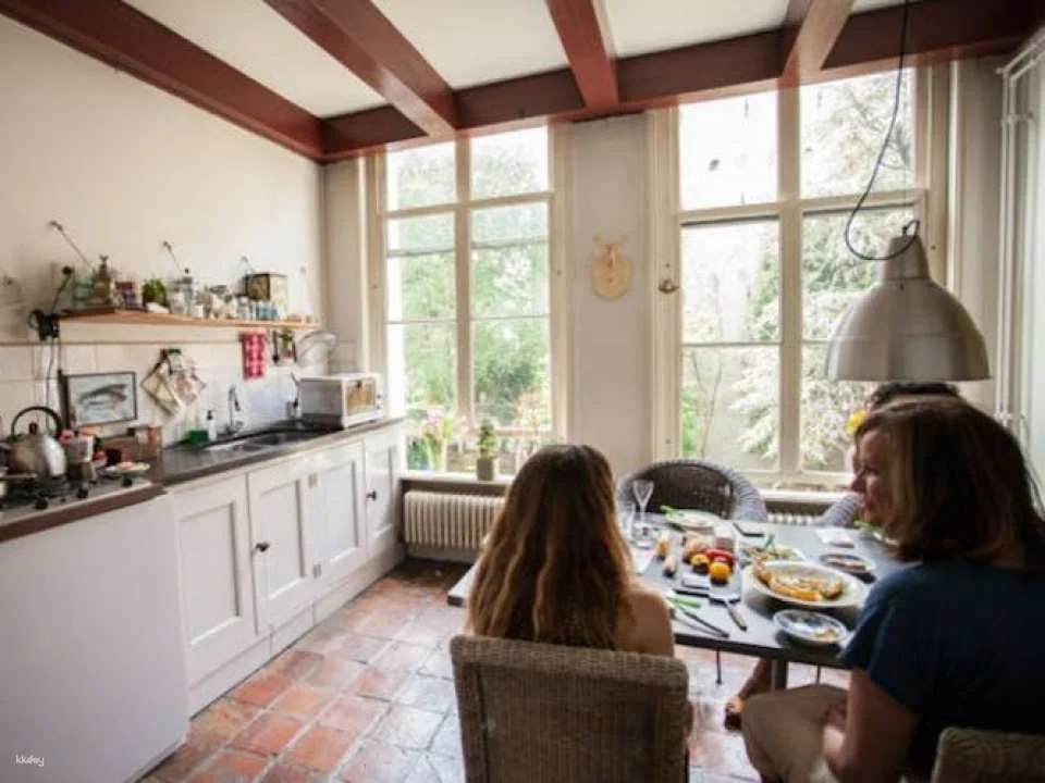 Dutch Pancake Cooking Class and Lunch in an Amsterdam Canal House