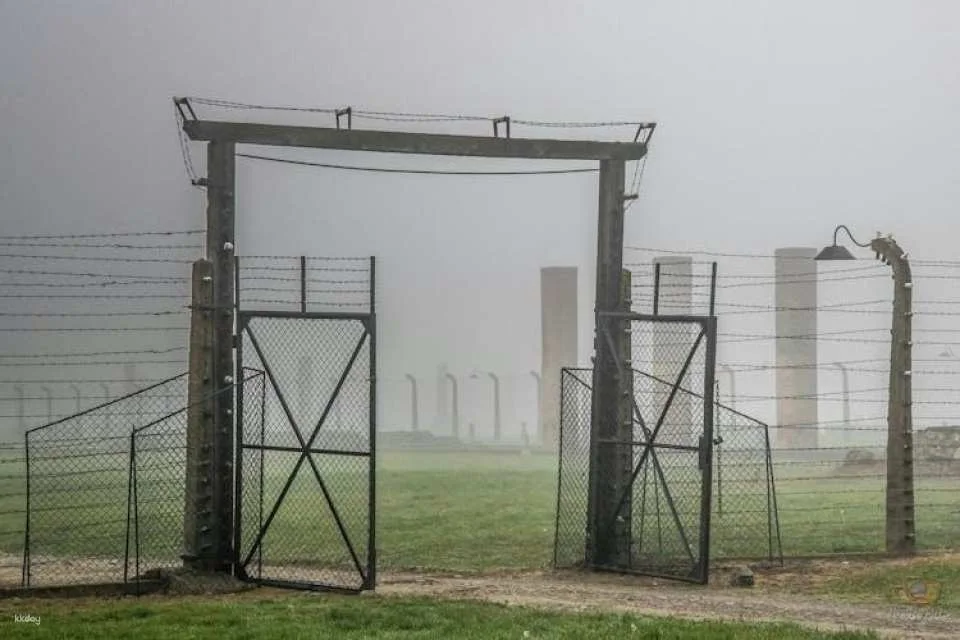 Auschwitz-Birkenau French Guided Tour with Hotel Pick-Up