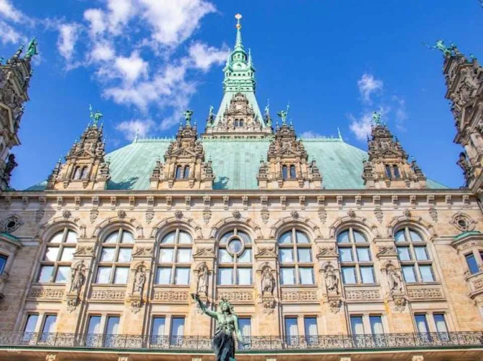 Hamburg private architecture walking tour with a local guide