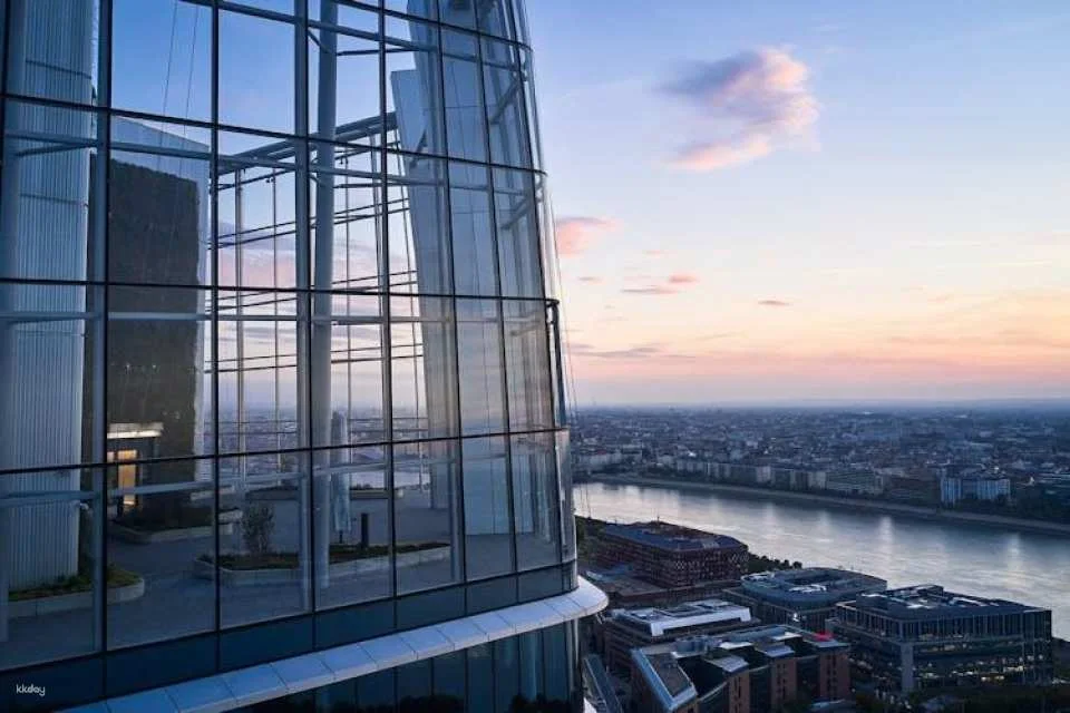 MOL Campus's SkyDeck entrance ticket and AR app