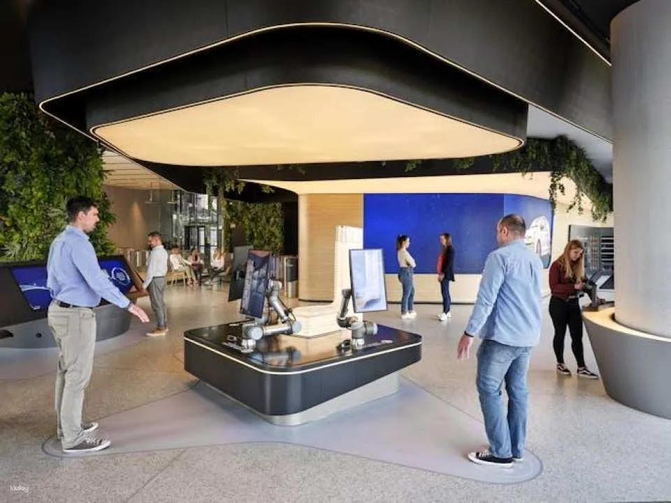 MOL Campus's SkyDeck entrance ticket and AR app