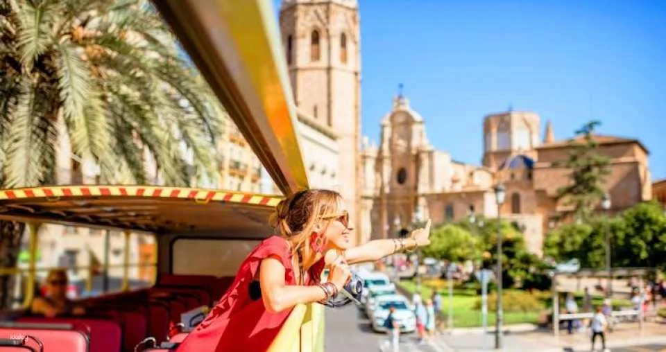 Valencia top attractions MegaPass Classic with Oceanogràfic and Science Museum