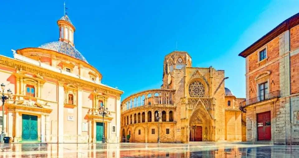 Valencia top attractions MegaPass Classic with Oceanogràfic and Science Museum